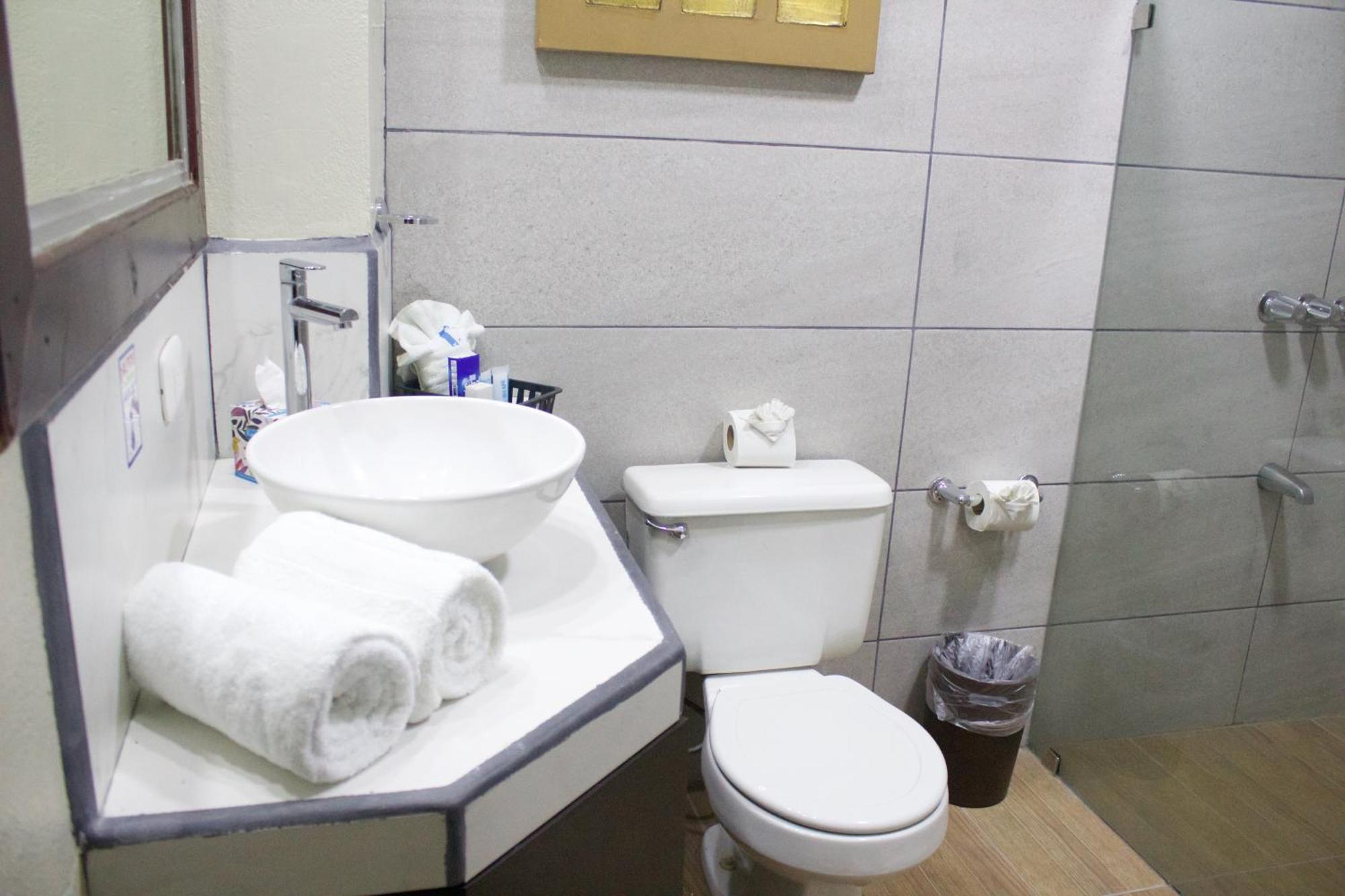 Hotel America Ередия Екстериор снимка
